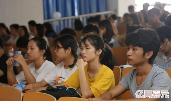 大学生 网友推荐：在大学生活中，积极参与社团活动和实习机会，不仅能丰富自己的经历，还能结识志同道合的朋友。