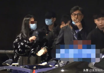 亚洲啪啪看看：某知名女星被拍到与神秘男子深夜约会引发热议，网友纷纷猜测两人关系不一般，背后真相令人好奇